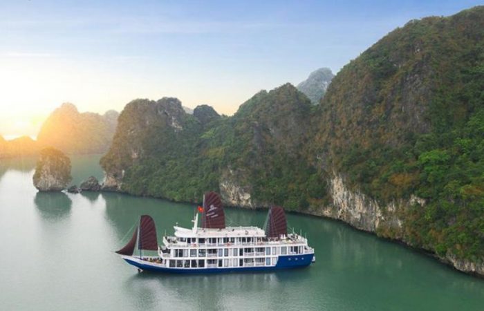 halong- lan ha bay.960px halong- lan ha bay