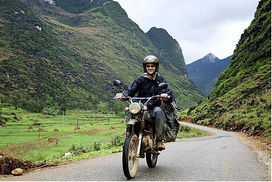 MOTORBIKE VIETNAM - 387px
