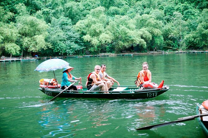 boating in ninh binh