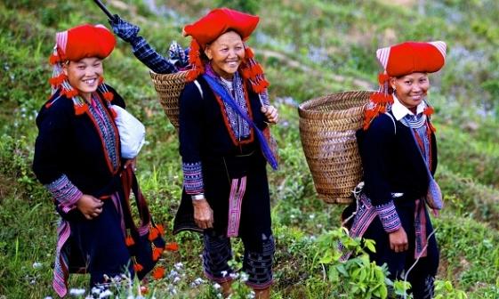 Dao people in Sapa Dao people in Sapa