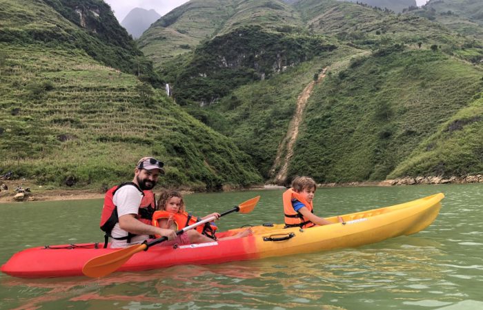 861589437e4c8012d95d.zonitrip north vietnam family tour.zonitrip.1