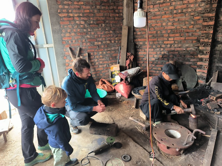 Motorbike Tram Tau tour to Hang De CHo waterfall