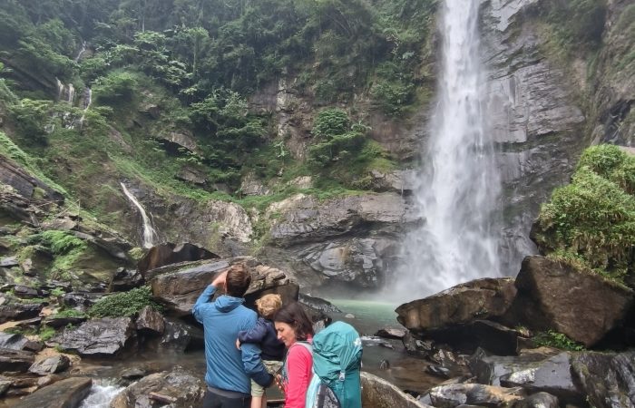 Hang De Cho waterfall, Tram Tau, zoni home Hang De Cho waterfall, Tram Tau, zoni home