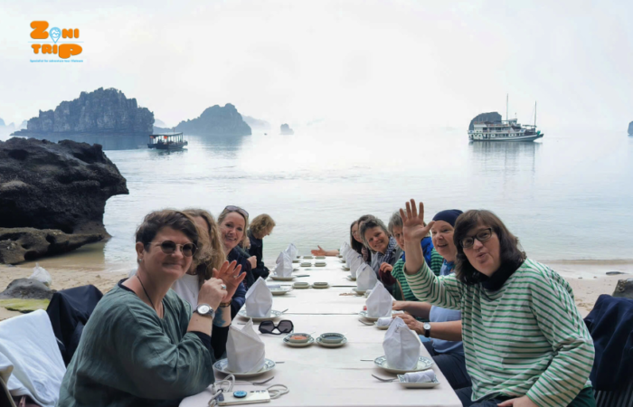 Halong bay- kayaking- zonitrip 2 Halong bay- kayaking- zonitrip 2