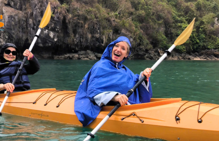 Halong bay- kayaking- zonitrip