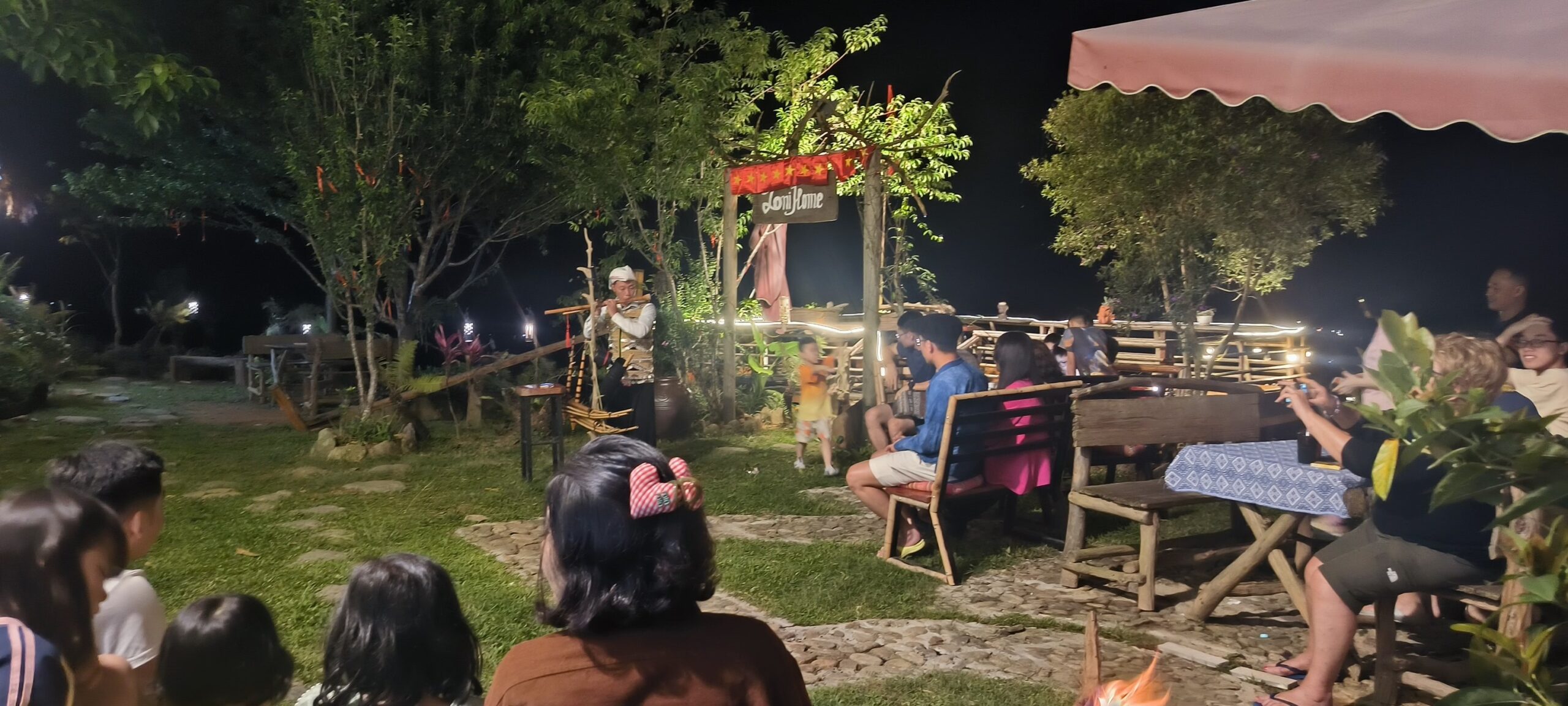 Culture experience at Zonihome Tram Tau